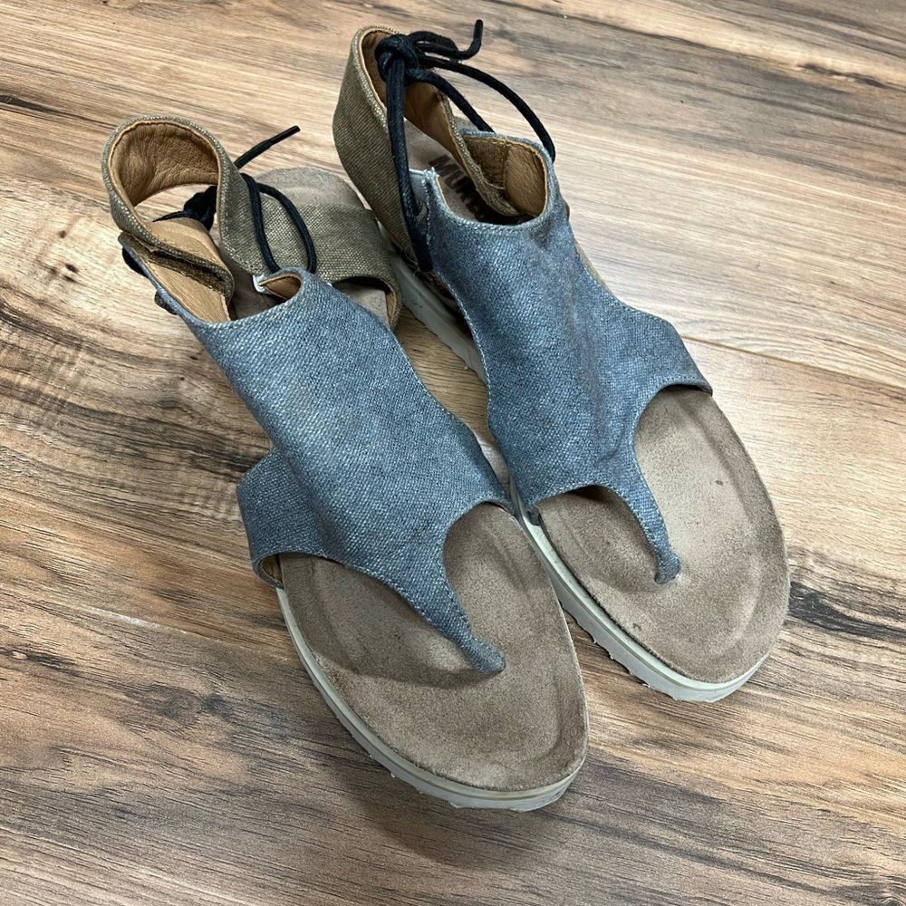 ‎Mukluk sandals 10